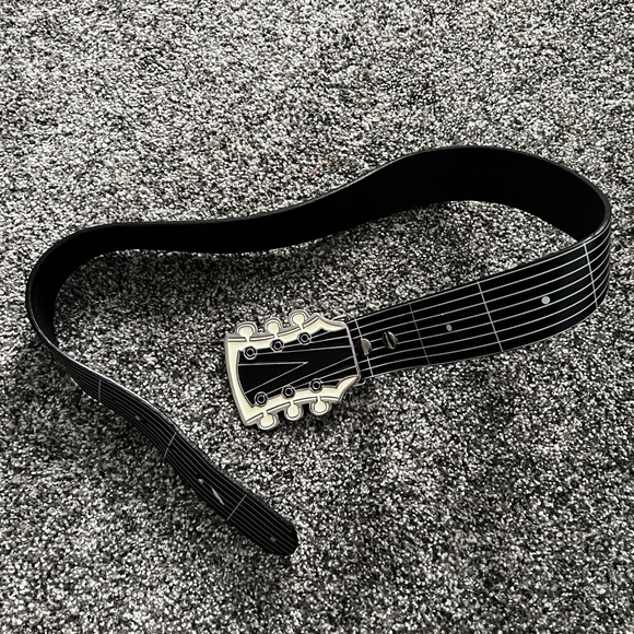 HOT TOPIC 2005 guitar frets belt buckle - Picture 3 of 4